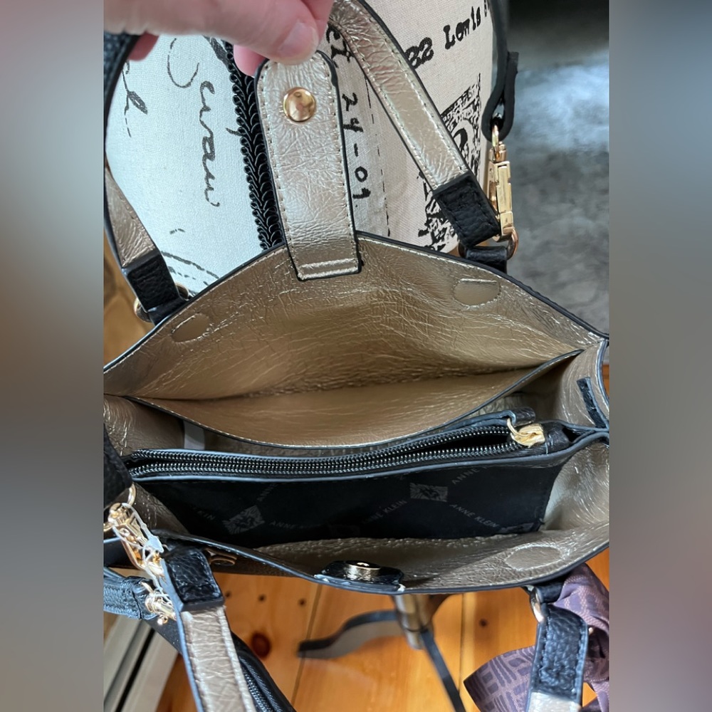 Anne Klein 👜 Black Handbag/ ShoulderCrossbody and Wristlet  2 piece SET!! - Picture 12 of 16